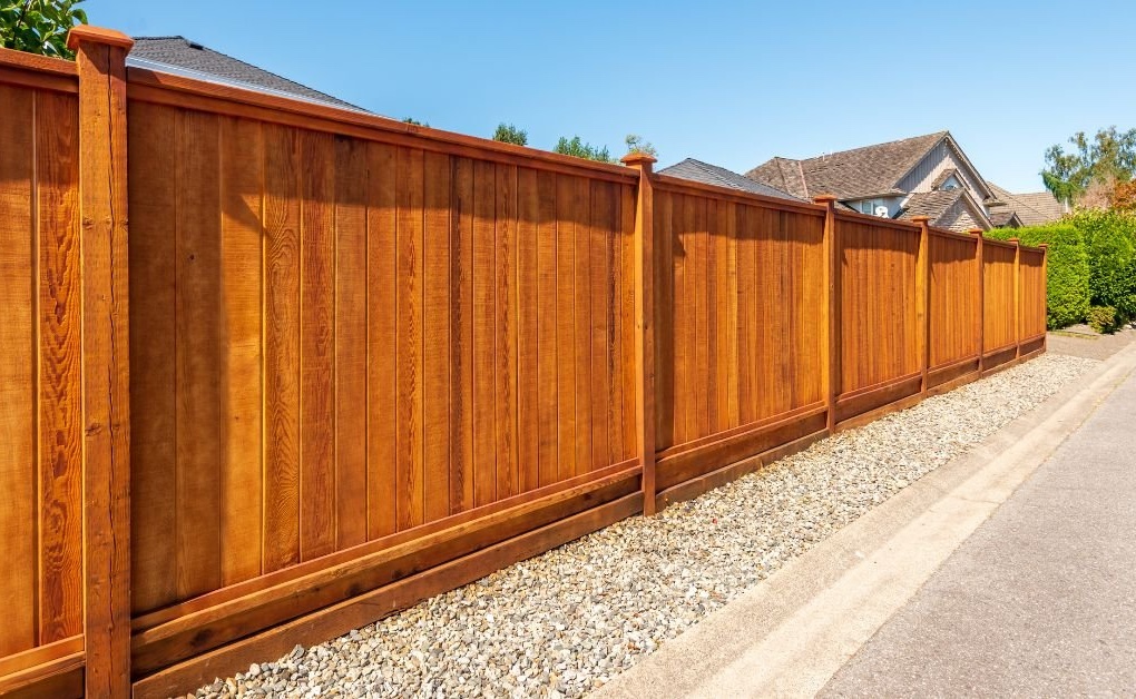 Custom Fences: Blending Security, Privacy, and Style for Your Home hero image